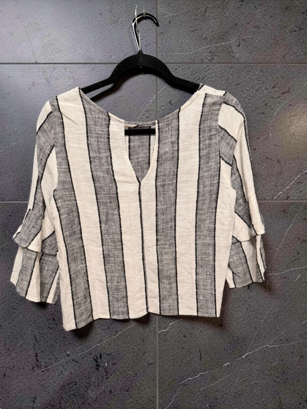 Urban Romantics Linen Stripe Ruffle Sleeve Crop Top Cream Black Size M - Picture 2 of 4
